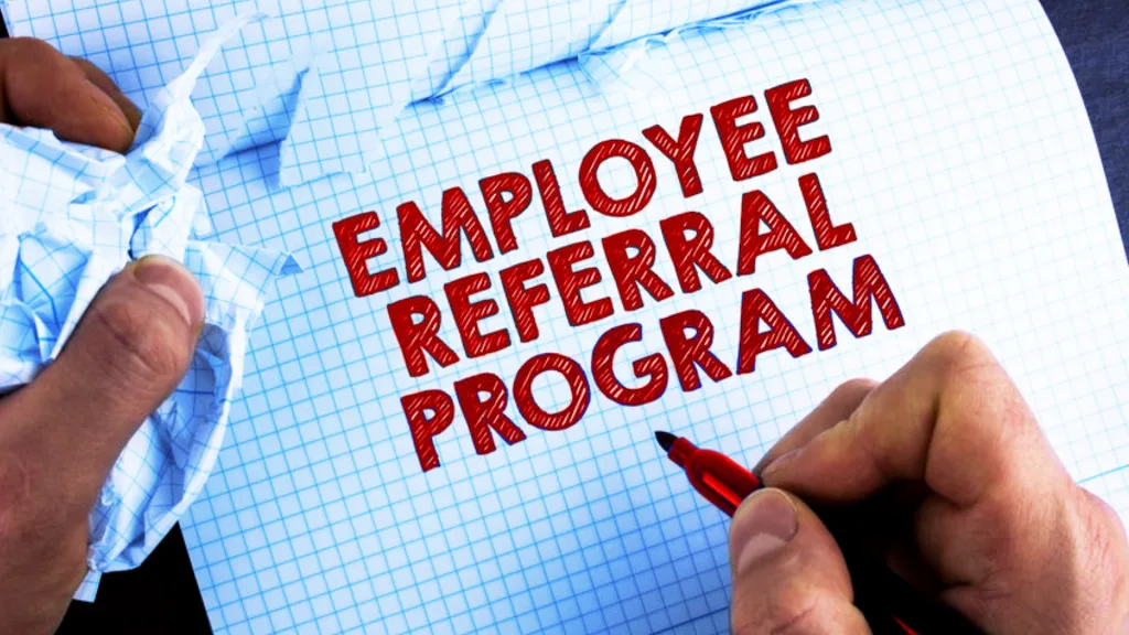 Wat is Referral Recruitment: Betekenis, Voorbeeld, Beloning en Training