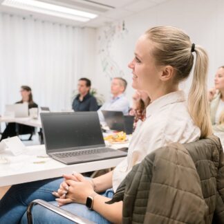 Cursisten tijdens de Salestraining met gesprekstechnieken in actie