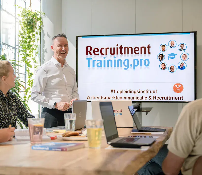deelnemers in trainingsruimte tijdens Recruitment Opleiding via RecruitmentTraining.pro opleidinginstituut